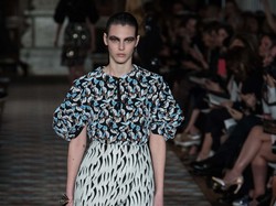 Christian Dior Beri Sentuhan Klasik Inggris di Koleksi Resort 2017
