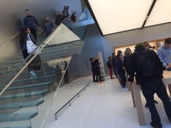 Apple Habiskan Rp 13,5 Miliar untuk Tangga Toko