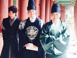 Song Joong-Ki Bicara Soal Park Bo Gum di Moonlight Drawn by Clouds