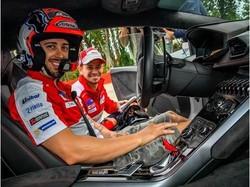 Saat Casey Stoner dan Andrea Dovizioso Tunggangi Lamborghini