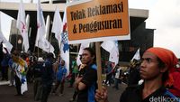 Buruh Demo di Gedung Baru KPK