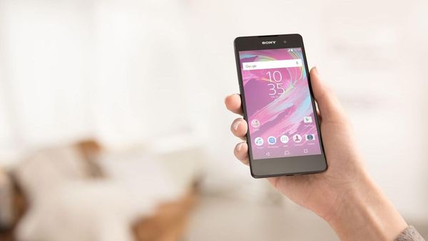 Sony Xperia E5 Tampil Menawan