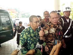 La Nyalla Diperiksa di Kejagung, Jaksa: Sidangnya Tetap di Surabaya