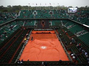 Hujan Kembali Hentikan Sejumlah Partai Roland Garros