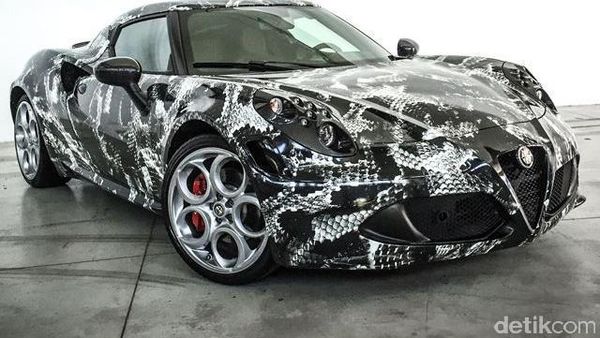 Alfa Romeo Terinspirasi Adidas