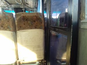 Tak Lagi Masuk Busway, Pintu Tengah Bus APTB Ditutup dengan Kursi Tak Lagi Masuk Busway, Pintu Tengah Bus APTB Ditutup dengan Kursi