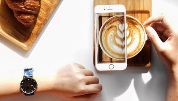 Ketika Ponsel Menjadi Bunglon