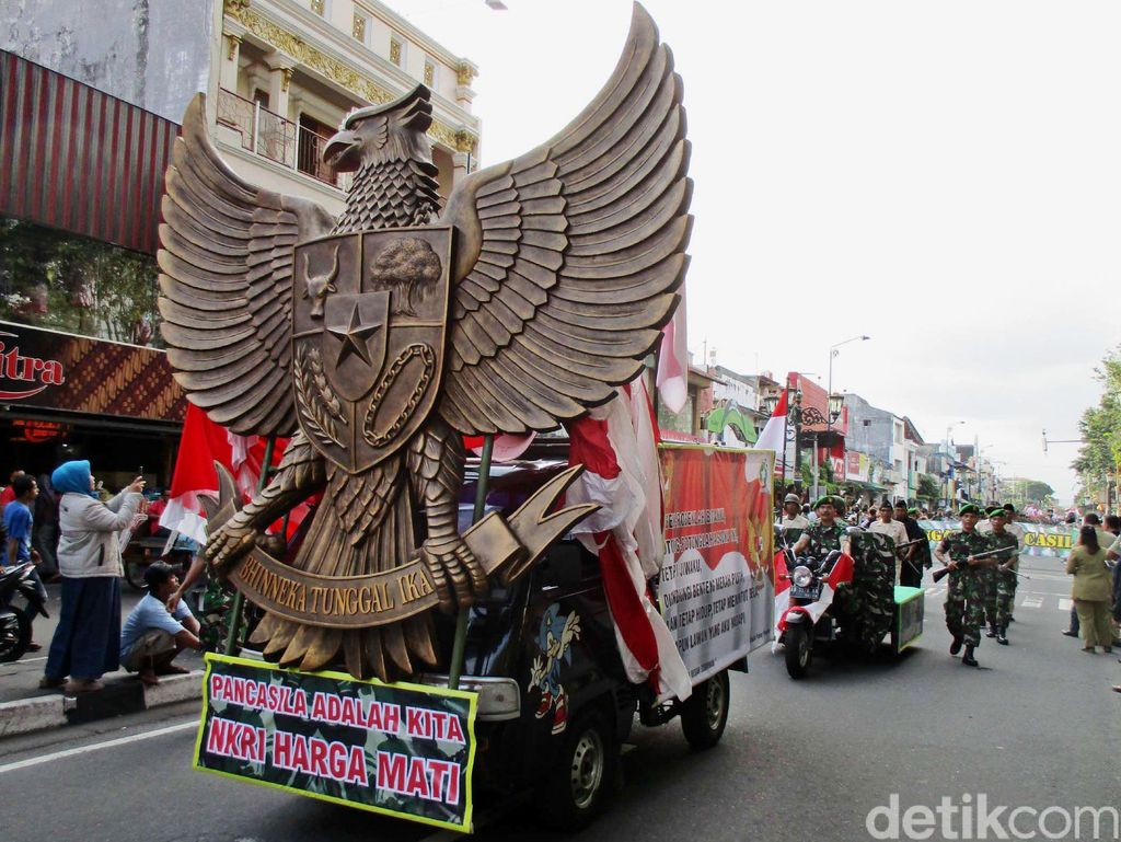 PNS Wajib Upacara Hari Pancasila Saat Libur Lebaran PNS Wajib Upacara Hari Pancasila Saat Libur Lebaran