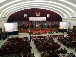 Peringatan Pancasila, Ketua MPR: Warga Indonesia Dikenal Santun, Kini Menyingkirkan