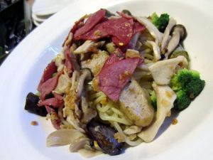 Popolamama: Lembut Mulur Yokubari Aglio Olio Perpaduan Italia dan Jepang