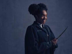 Ini Penampakan Putri Hermione-Ron Weasley Versi Panggung Teater!