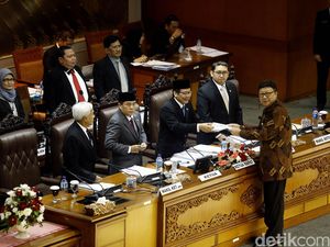 DPR Sahkan Revisi UU Pilkada