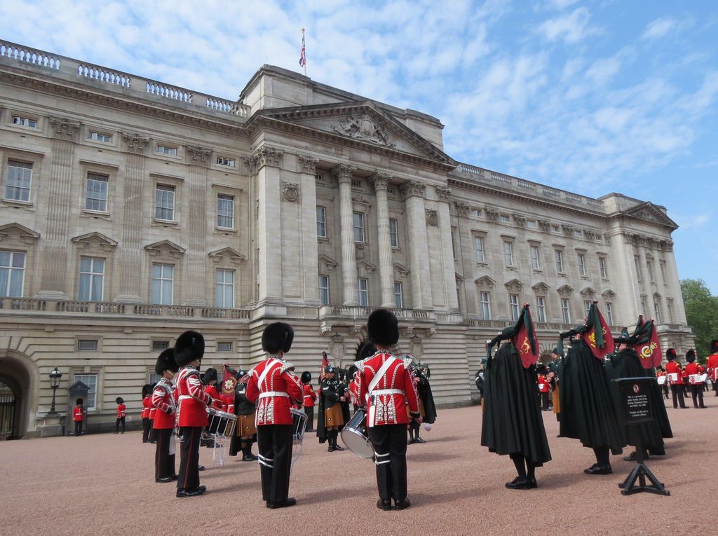 Panjat Pagar Istana Buckingham, Pria 22 Tahun Ditangkap Polisi Inggris