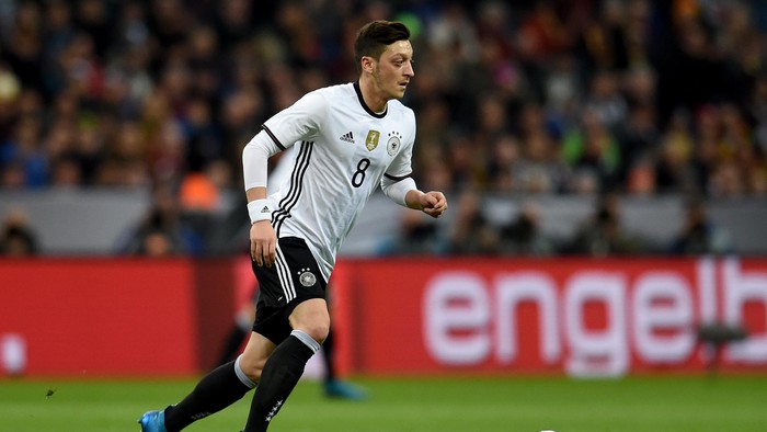 Oezil Diragukan Tampil Lawan Azerbaijan