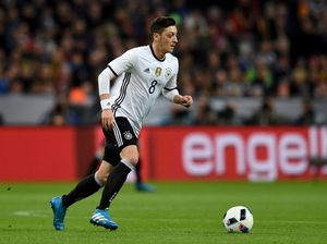 Oezil Janjikan Jerman yang Berbeda di Piala Eropa
