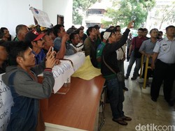 Jeritan Hati Sopir Angkot untuk Ridwan Kamil