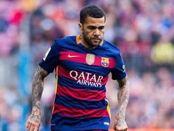 Dani Alves pergi dari Barcelona menuju Juventus. Dia pergi setelah kontraknya digantung oleh manajemen klub. (Foto: Getty Images/Alex Caparros)