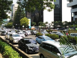 Naik Mobil Pribadi dan Sering Terjebak Macet, Awas Badan Jadi Melar