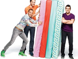 Ikuti Bill Gates, Pendiri Airbnb Sumbangkan Kekayaan