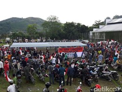 Ribuan Warga Papua Turun ke Jalan di Jayapura: Dukung NKRI!