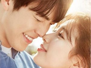 Suzy & Kim Woo Bin Reuni, Terciduk Syuting Drakor Romcom di Dubai Suzy & Kim Woo Bin Reuni, Terciduk Syuting Drakor Romcom di Dubai