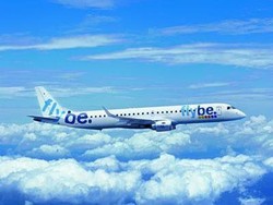 Corat-coret Badan Pesawat, 2 Penumpang Wanita Diusir Turun