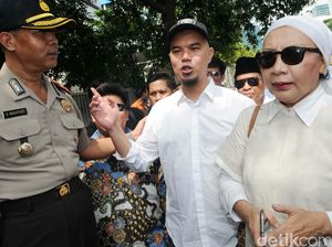 Ratna Sarumpaet: Mobil Saya Diantar Pulang Petugas Dishub Ratna Sarumpaet: Mobil Saya Diantar Pulang Petugas Dishub