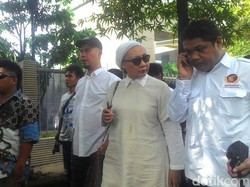 Ratna Sarumpaet: Panggung Rakyat Tangkap Ahok Demo Damai, Ngapain Dicegah