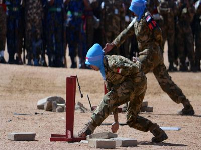 Pasukan TNI Meriahkan Hari Pasukan Perdamaian