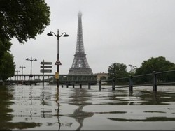 Museum Louvre di Paris Ditutup untuk Amankan Karya Seni dari Banjir