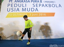 Tristan Alif unjuk kebolehan mengolah si kulit bundar.