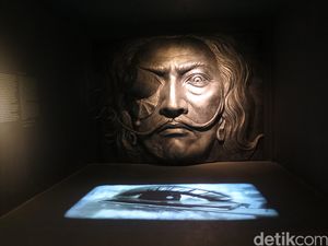 Terinspirasi Pelukis Surealis Salvador Dali, Garin Nugroho Bikin Karya Seni