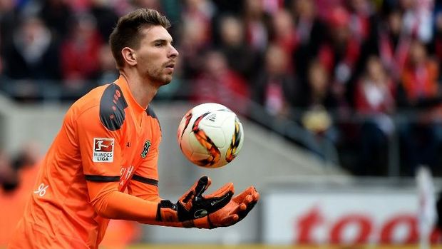 Kiper Leicester Ini Tak Ingin Terdegradasi Lagi
