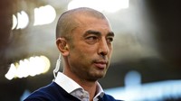 Roberto Di Matteo dipecat pada November 2012, enam bulan setelah membawa Chelsea menjuarai Liga Champions. Sempat dipermanenkan, ia tetap disingkirkan pada akhirnya. (Foto: AFP/SASCHA SCHUERMANN)