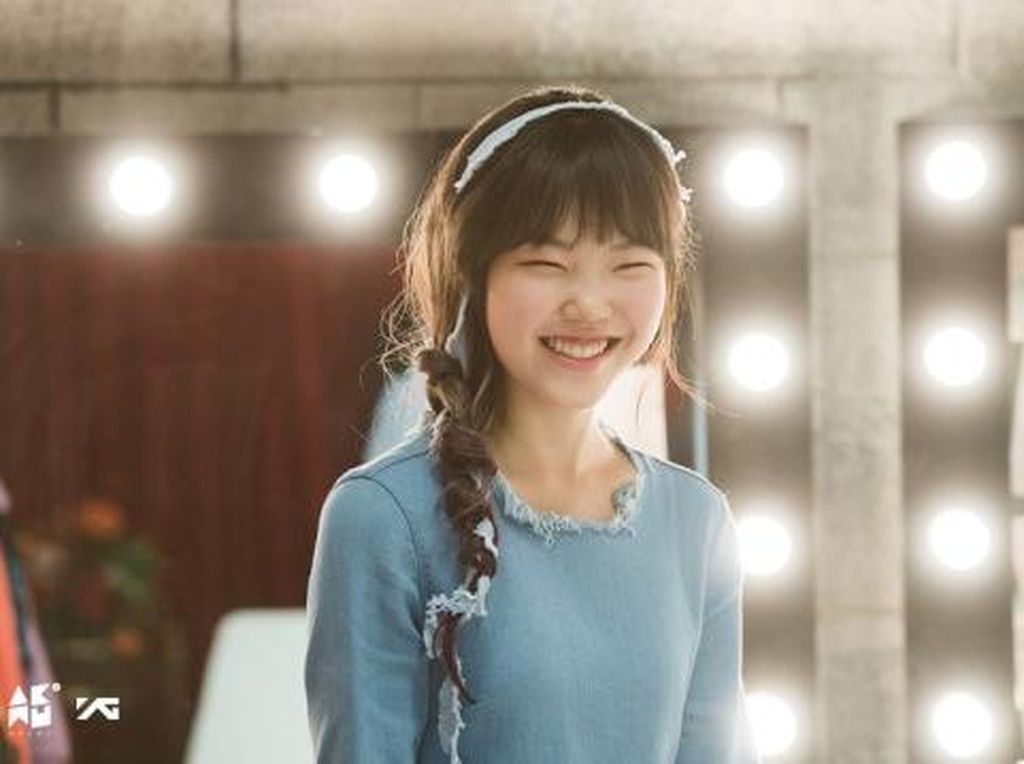 Suhyun AKMU Nyanyikan Reflection versi Korea untuk Film Disney Mulan Suhyun AKMU Nyanyikan Reflection versi Korea untuk Film Disney Mulan