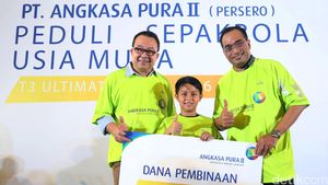 Pesepakbola Cilik Tristan Alif Terima Beasiswa