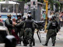 Berdemo di Dekat Istana Presiden, Warga Venezuela: Kami Ingin Makanan!