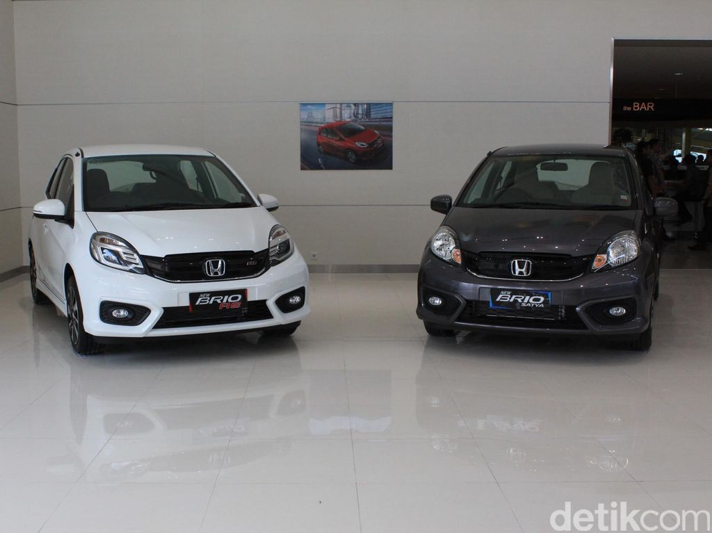 Pilihan Mobil yang Bisa Dicicil buat Gaji Rp 4,9 Juta Pilihan Mobil yang Bisa Dicicil buat Gaji Rp 4,9 Juta