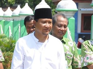Profil Singkat Gus Irsyad dan Perjalanan Karier Politiknya Profil Singkat Gus Irsyad dan Perjalanan Karier Politiknya