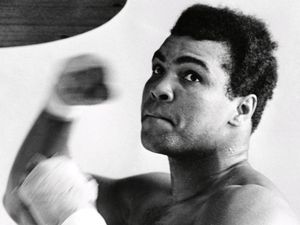 Semasa Hidup, Ini yang Bakal Dilakukan Muhammad Ali Jika Punya Mobil Berkecepatan Tinggi Semasa Hidup, Ini yang Bakal Dilakukan Muhammad Ali Jika Punya Mobil Berkecepatan Tinggi