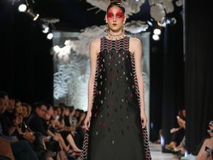 Pesona Gaun Pengantin Out of the Box Karya Andreas Odang