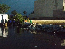 BNPB: Jebolnya Tanggul Pantai Mutiara Akibat Erosi yang Gerus Konstruksi