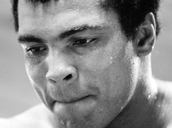 Muhammad Ali Pernah Serang Donald Trump Terkait Larangan Muslim Masuk AS