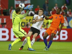 Austria Ditundukkan Belanda