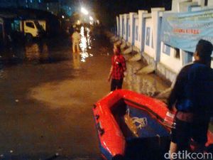 Banjir 80 Cm Akibat Tanggul Jebol di Muara Angke, 500 Warga Masih Tertahan