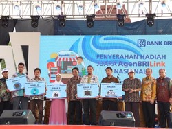 Semarak Penyerahan Hadiah Juara Agen BRILink Nasional dan Launching Asuransi Mikro KKM