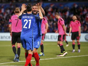 Giroud Dua Gol, Prancis Kandaskan Skotlandia 3-0