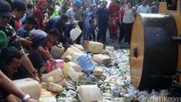 Jelang Ramadan, Ribuan Botol Miras Dimusnahkan