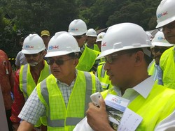 Wapres JK Tinjau Pembangunan Jalan Layang dan Rel Kereta Api di Sulsel