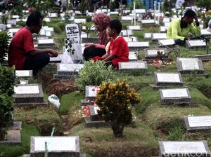 Pengelola TPU Karet Bivak Bantah Ada Makam Fiktif: Di Sini Sudah Penuh